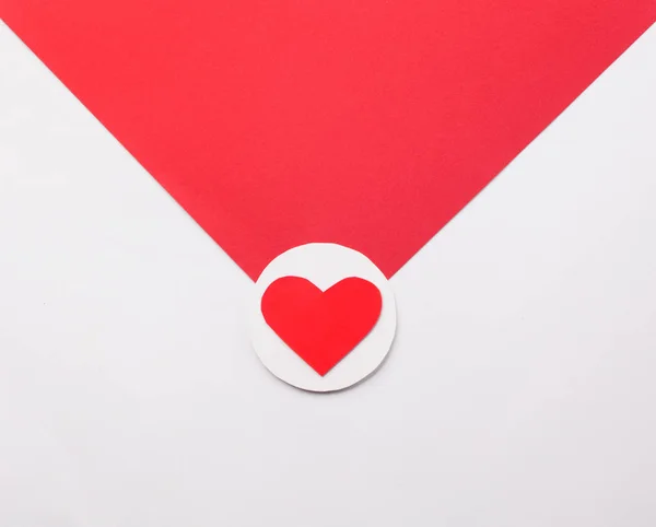 Płaskie Tło Kompozycji Papieru Wakacje Koncepcja Walentynki Papierowym Czerwonym Sercem — Zdjęcie stockowe