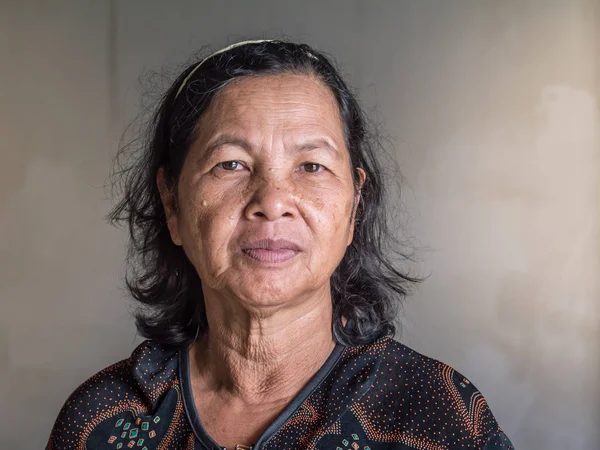 Primer Plano Viejo Tailandés Mujer Retrato Con Arrugas Anciano Senior — Foto de Stock