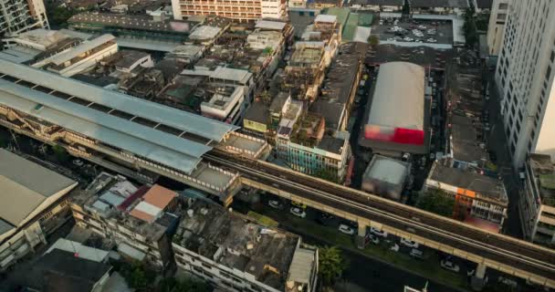 从高视野的轻轨站 在曼谷的道路交通 — 图库视频影像