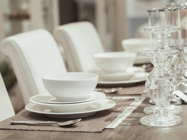 Tablo ve modern restoran olarak dekorasyon servis