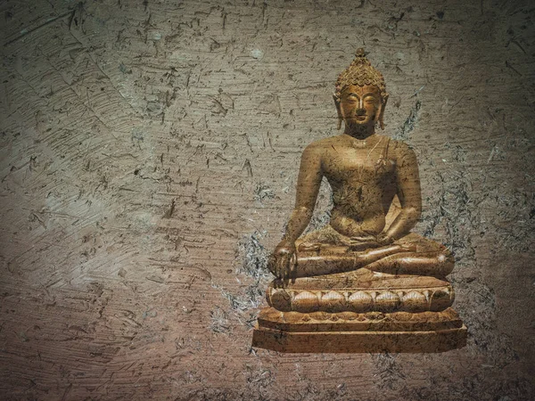 Gyllene buddhastaty på brun spricka jorden — Stockfoto