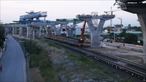 高速道路や鉄道建設のための橋梁勃起マシン — ストック動画