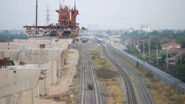 Puente Viga Construcción Máquina Para Construcción Carreteras Sobre Ferrocarril — Vídeo de stock