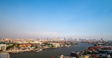 Öğleden sonra Bangkok, Tayland, Thailand, Chaopraya nehir nakliyatı Timelapse yüksek görünümünü