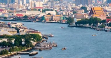 Cltimelapse Ulaştırma yüksek görünümünü öğleden Chaopraya Nehri geçme Timelapse