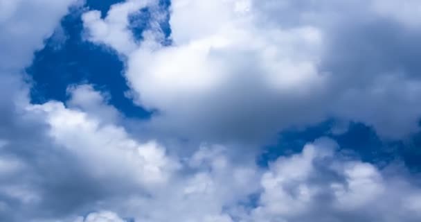 Zeitraffer Der Vorbeiziehenden Wolke Mit Strahlend Blauem Himmel Nachmittag — Stockvideo