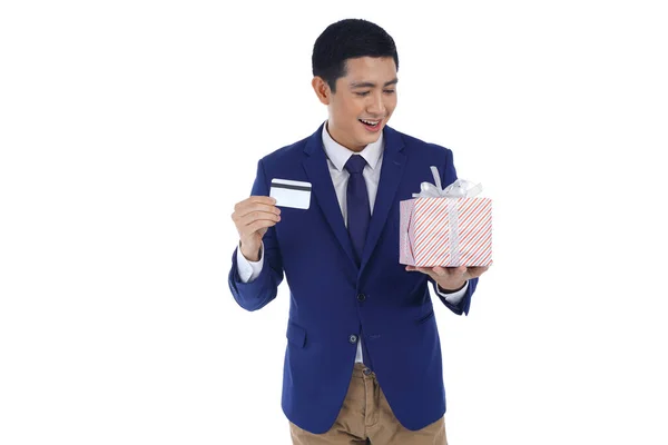 Heureux Asiatique Sourire Jeune Homme Affaires Tenant Carte Crédit Débit — Photo