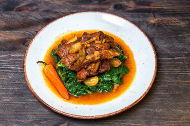 Pirzola, ıspanak, sarımsak...