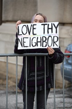 Trump protestocu ralli Saint Louis dışında