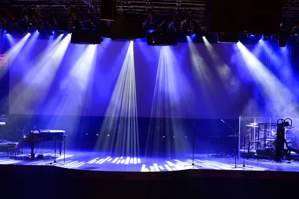 Stage with light Beams and Piano — Stock Photo, Image