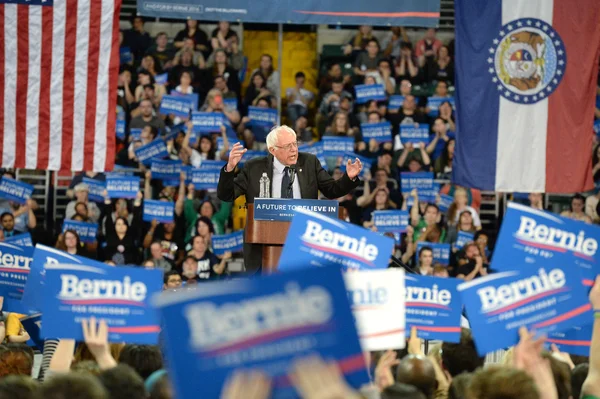 Bernie Sanders rajd w Saint Charles, w stanie Missouri — Zdjęcie stockowe