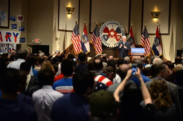 Vroegere President Bill Clinton spreekt op Hillary Rally — Stockfoto