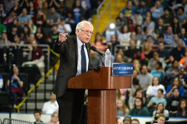 Manifestación de Bernie Sanders en Saint Charles, Missouri — Foto de Stock