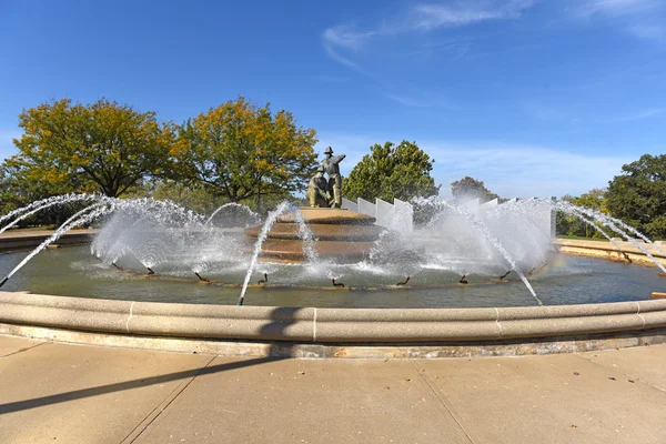 Fontana dei vigili del fuoco a Kansas City Missouri — Foto Stock