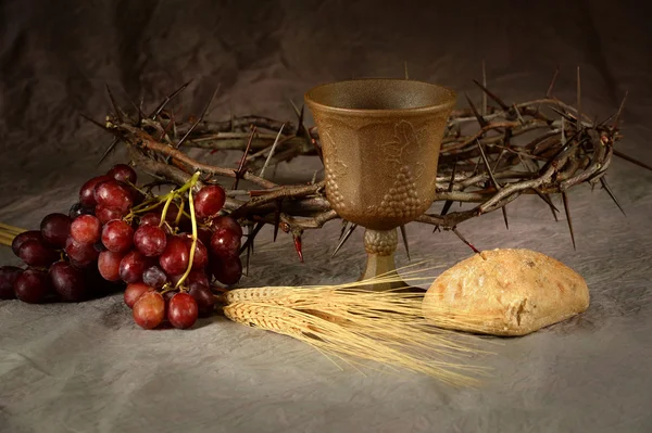 Communie elementen op tafel — Stockfoto