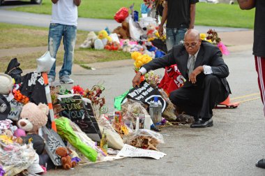 Derme çatma Memorial nerede Michael Brown vuruldu