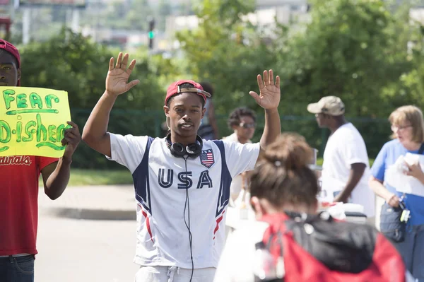 Protestujący w Ferguson, Missouri — Zdjęcie stockowe