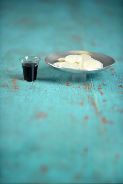 Cemaat Kupası ve gofret tepsiye