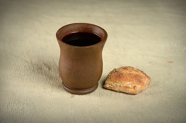 포도주와 빵의 컵 스톡 이미지