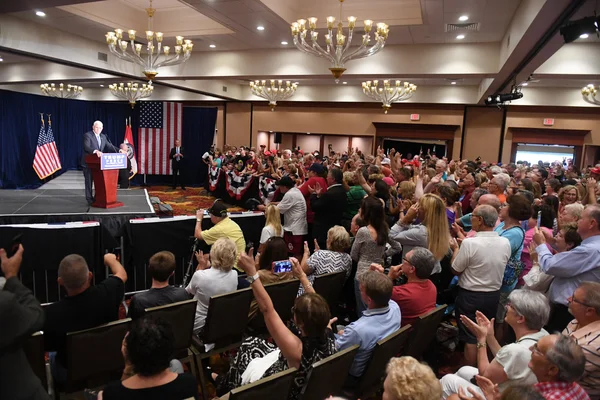 Mike Pence Rally voor Trump — Stockfoto