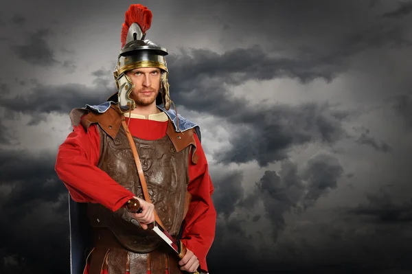 ローマの兵士の剣で — ストック写真