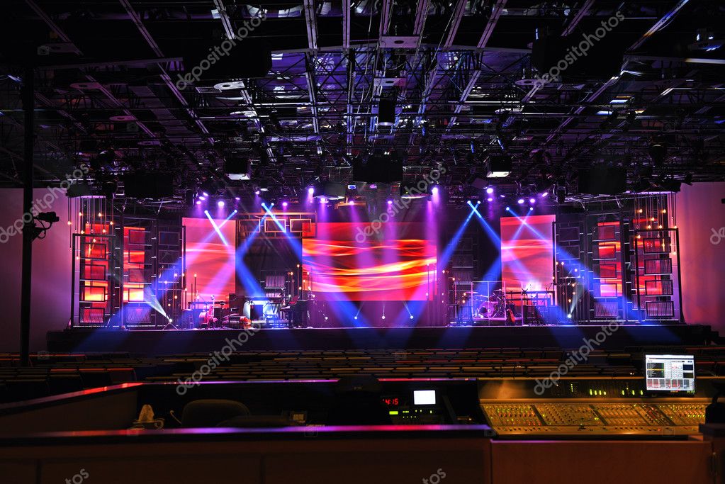 Concert podium verlichting — Stockfoto © ginosphotos1 #127198038 Concert podium verlichting — Stockfoto © ginosphotos1 #127198038