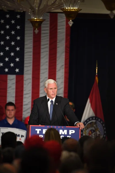 Mike pence rally für trumpf — Stockfoto