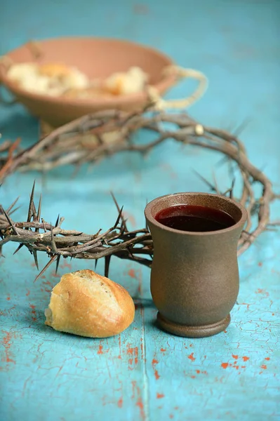 Communie elementen op Vintage tafel — Stockfoto