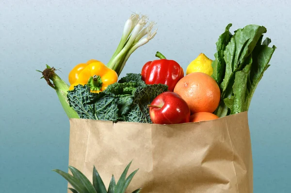 Produire dans le sac d'épicerie — Photo