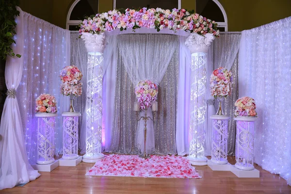 Decoración y diseño de eventos con rosas Imagen de stock