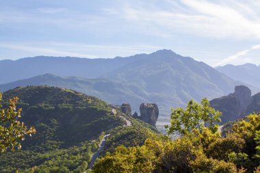 Muhteşem Meteora. Meteoras manastır şaşırtıcı Yunan manzara 