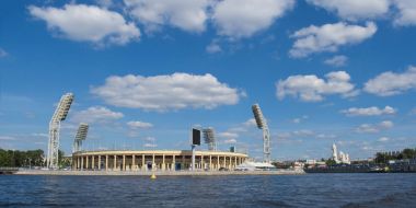 Saint-Petersburg, Rusya Federasyonu eski Petrovsky futbol stadyumu. Denizden görüntülemek
