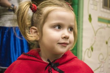 Kırmızı Başlıklı Kız