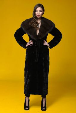Güzellik moda Model kız siyah lüks vizon kürk Coat.Full bacak