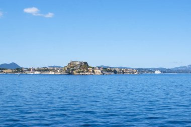 Corfu Island su panoramik manzaralı.