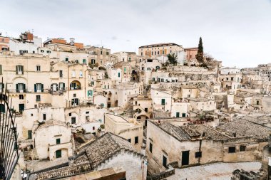 Onun St ile Matera kayalık eski kent uzun panoramik manzarası