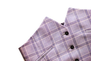 Beyaz arka planda izole bir erkek yelek yapılmış kumaş deseni