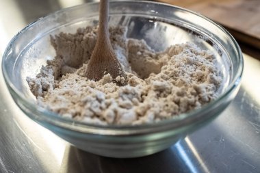 Pirinç unu ile kase