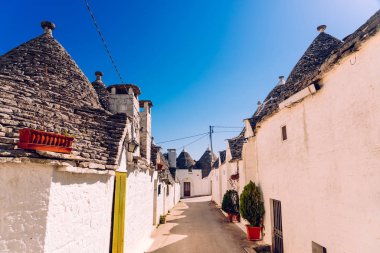 Taş fayans Alberobello Trulli çatıları kapak, bir ITA
