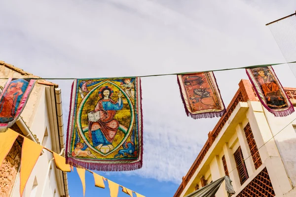 Walencja, Hiszpania-27 stycznia 2019: średniowieczne banery wiszące zakład — Zdjęcie stockowe