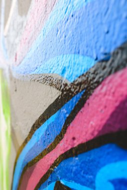 Birçok renk, cheerfu ile anonim bir sokak Graffiti detay