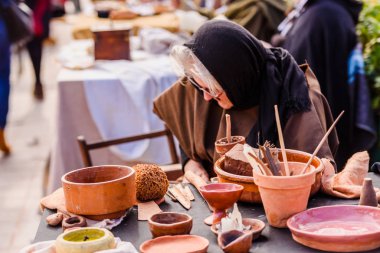 Valencia, İspanya - 27 Ocak 2019: Mediev'de gizlenmiş zanaatkarlar