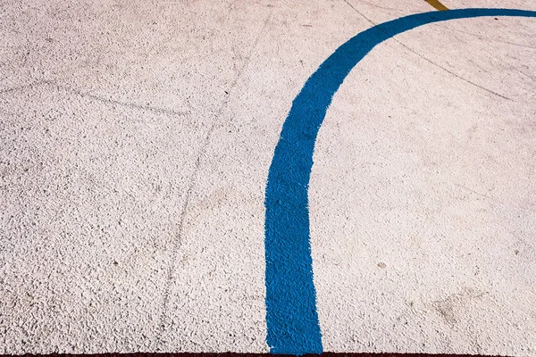 Geometrik şekillerle boyanmış basit kentsel asfalt arkaplan. — Stok fotoğraf