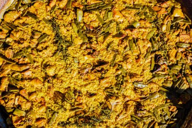 Et ve sebzeli sarı pirinç, Valensiyalı paella, tipik 