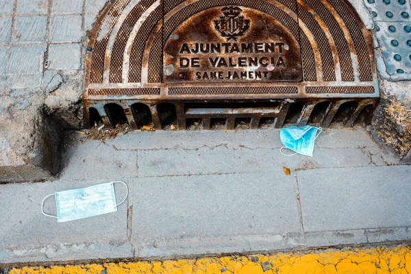 Valence Espagne Avril 2020 Masque Jeté Dans Rue Dépouillé Pour — Photo