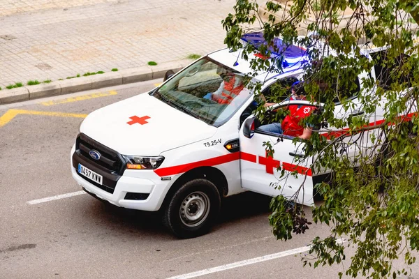 Valencia Spanien April 2020 Hälso Och Sjukvårdsmedlemmar Spanska Röda Korset — Stockfoto