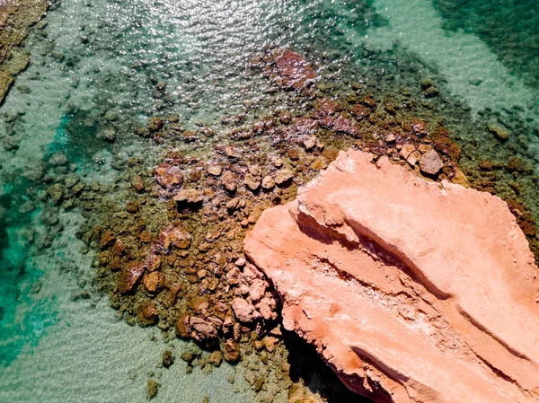 Vista Aérea Cais Rocha Natural Costa Mediterrânica Com Águas Turquesa — Fotografia de Stock