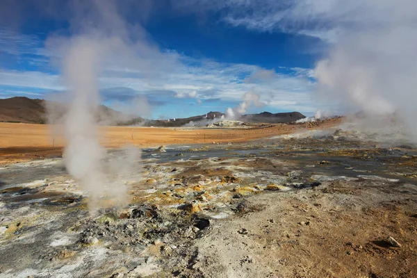 Геотермальная зона Намафьолл, Хверир, Исландия — стоковое фото