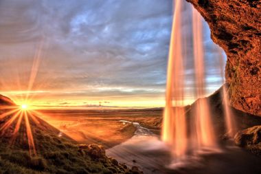 gün batımında, İzlanda seljalandfoss şelale