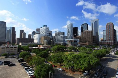 Parlak güneş ile Houston şehir manzarası